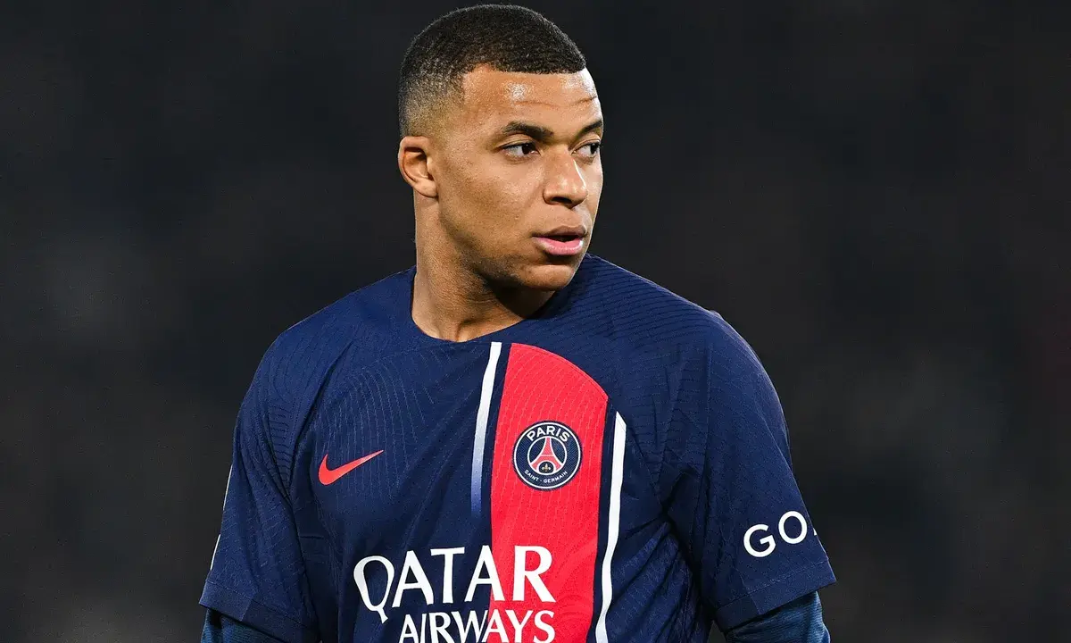 كيليان مبابي: تطورات جديدة في مسيرته الرياضية