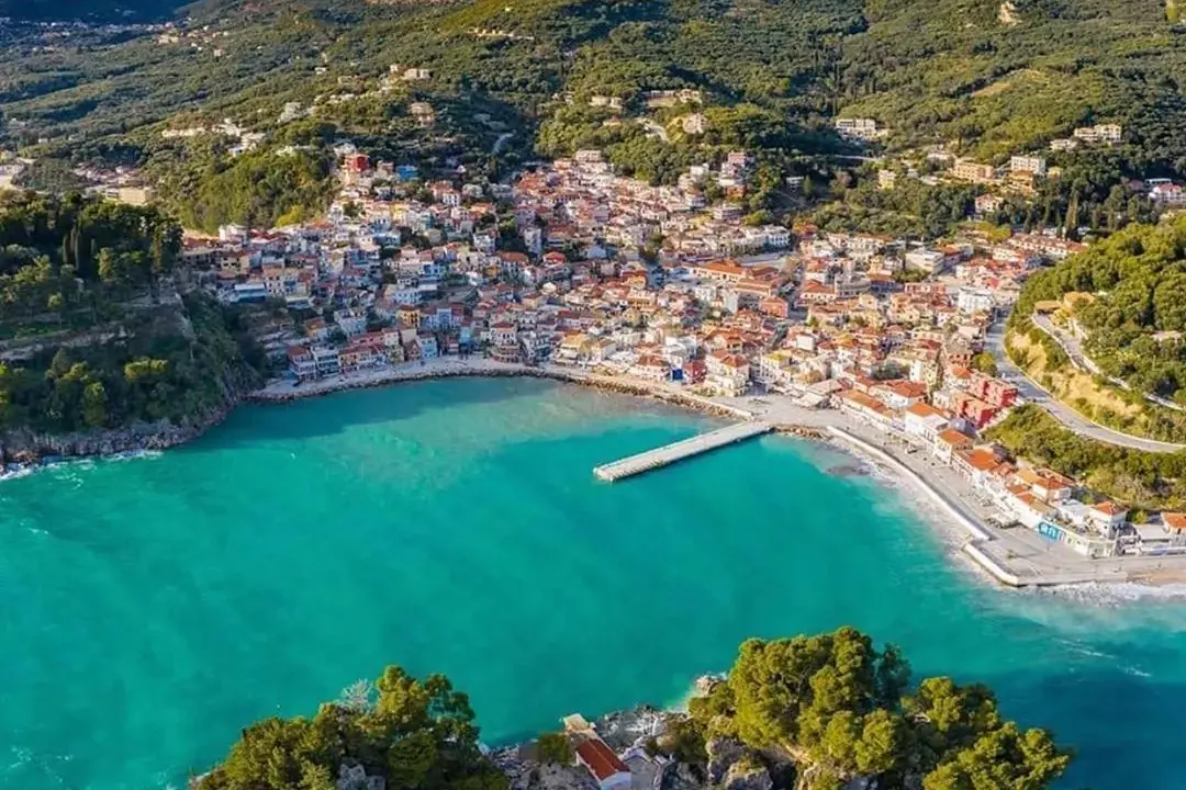 اليونان: ماكرون يجدد التزام فرنسا بدعم