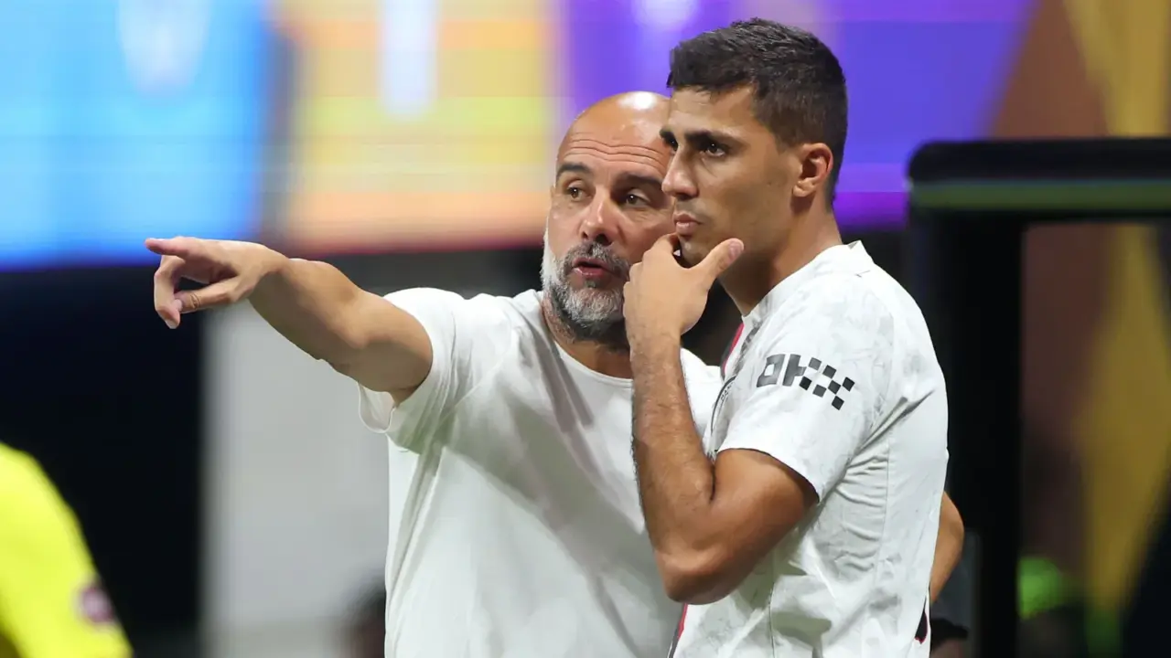 برشلونة يقترب من ضم رودري وسط تحذيرات لمانشستر سيتي