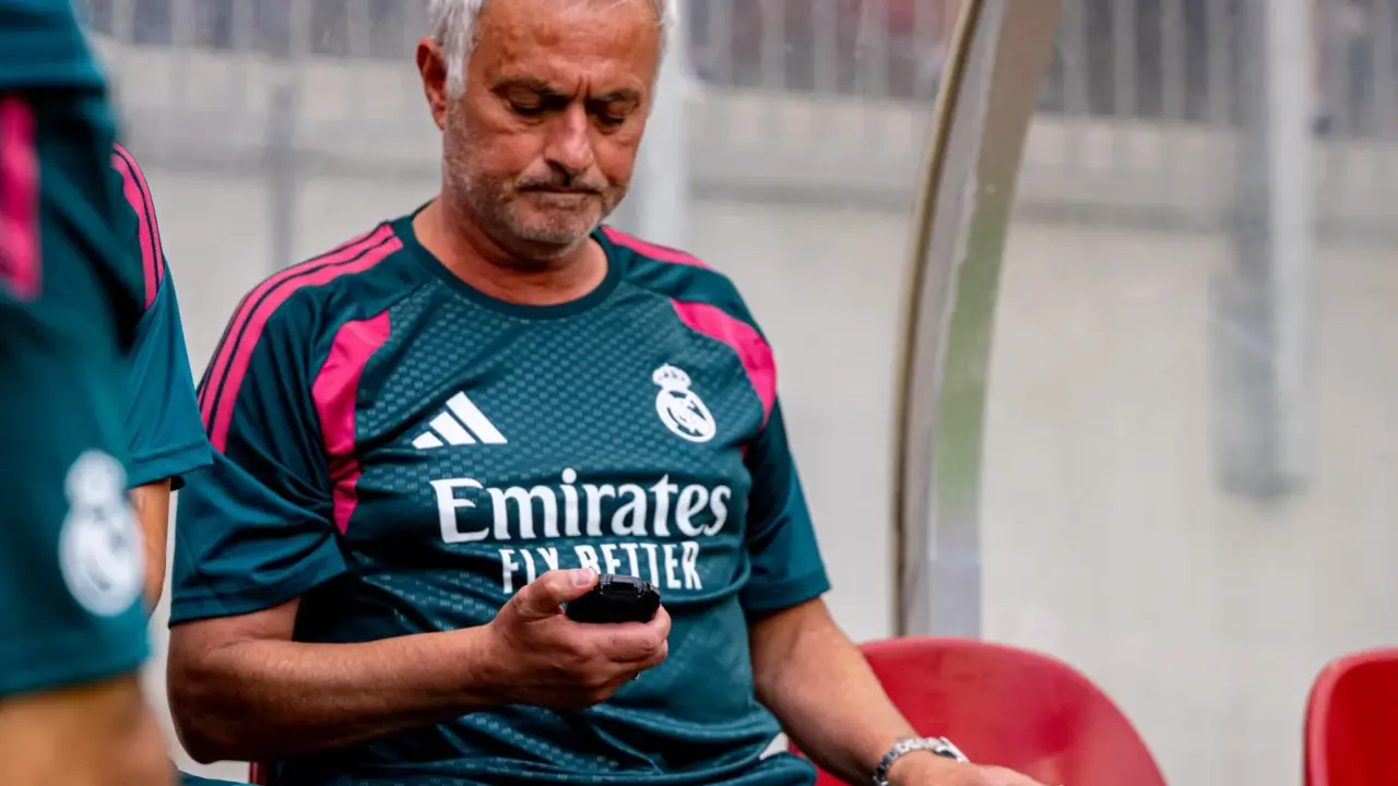 مورينيو يفرض قواعد جديدة في ريال مدريد لتعزيز الانضباط والوحدة