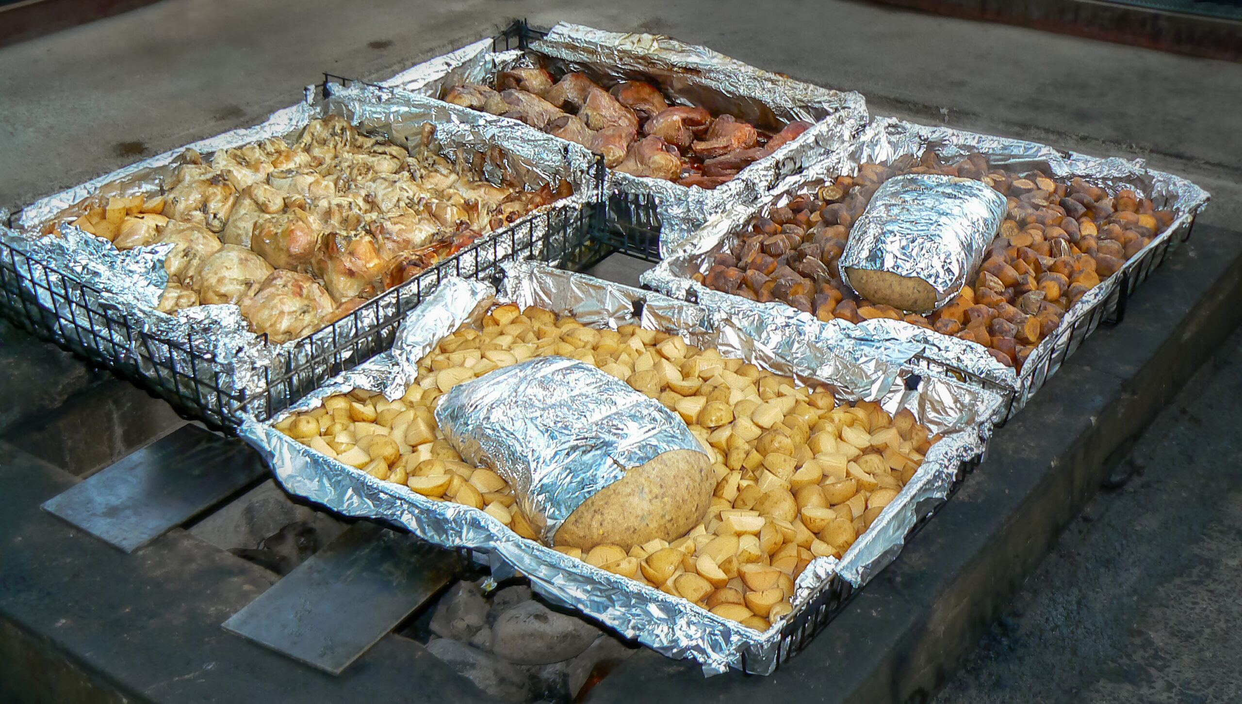 Hāngi - traditional Māori dish