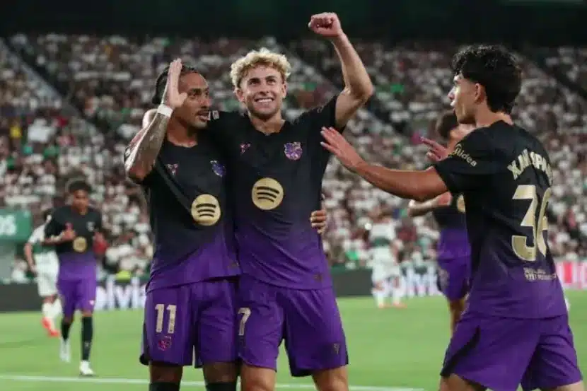 جانب من مباراة برشلونة وإلتشي.