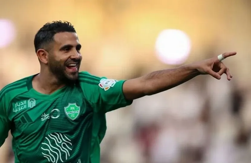 الشباب ينتظر قرار ليتش لحسم صفقة محرز